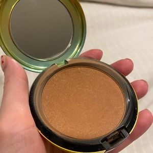 MAC Refined Golden Bronzing Powder